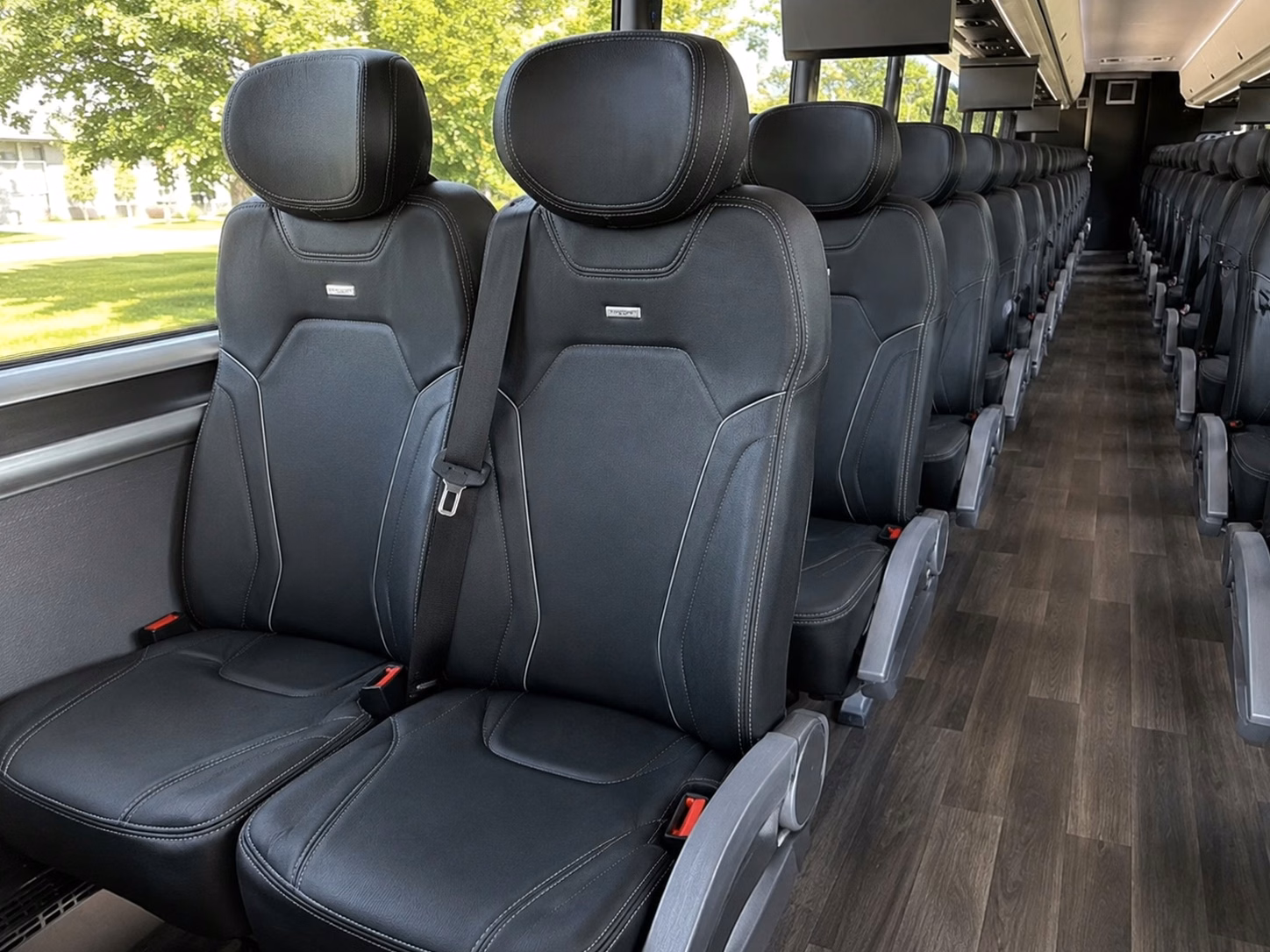 airport transfers and out of town guest shuttles for chattanooga weddings
