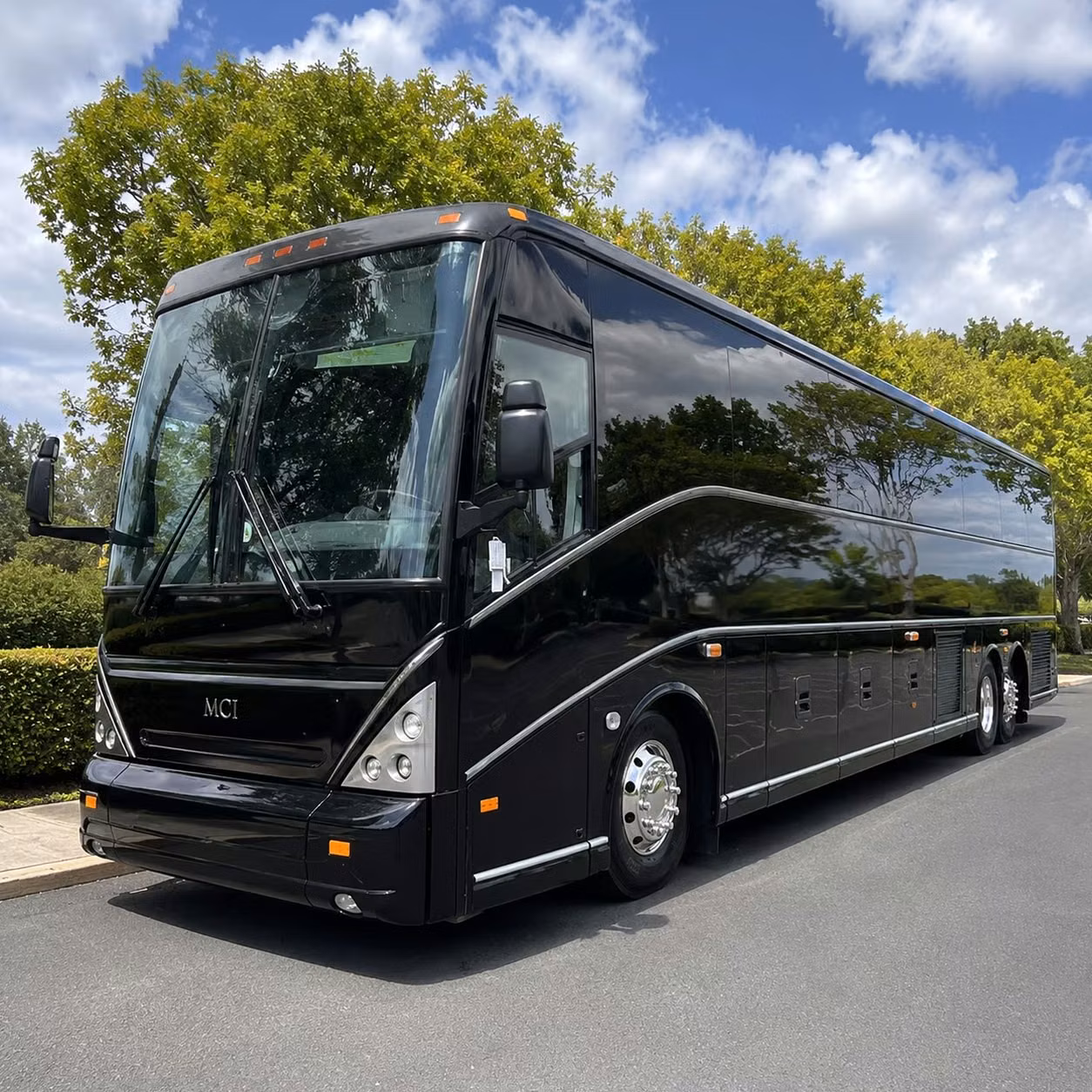 pregame the show party bus rentals for chattanooga concert nights