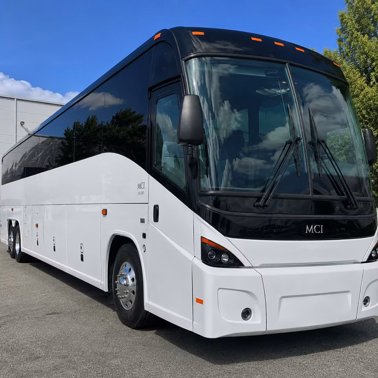 wedding guest airport shuttles and special event transportation in chattanooga